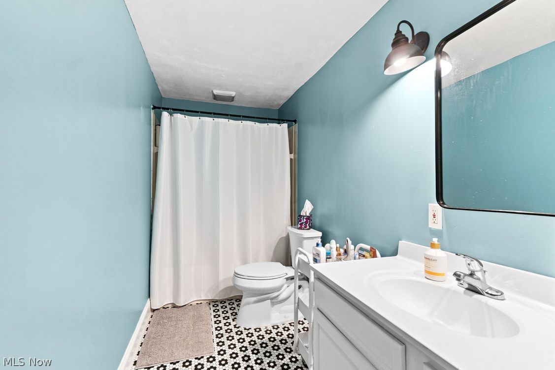7135 Cedar Street Chagrin Falls OH 44022
