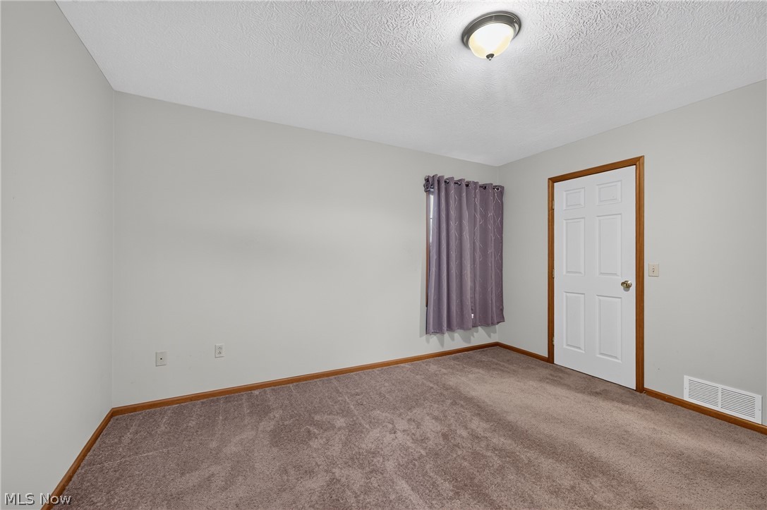 702 Willow Dale Street NW Bolivar OH 44612