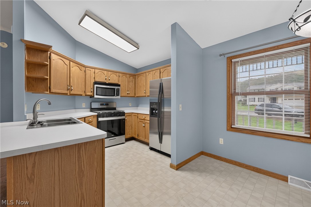 702 Willow Dale Street NW Bolivar OH 44612