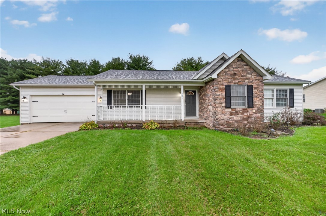 702 Willow Dale Street NW Bolivar OH 44612
