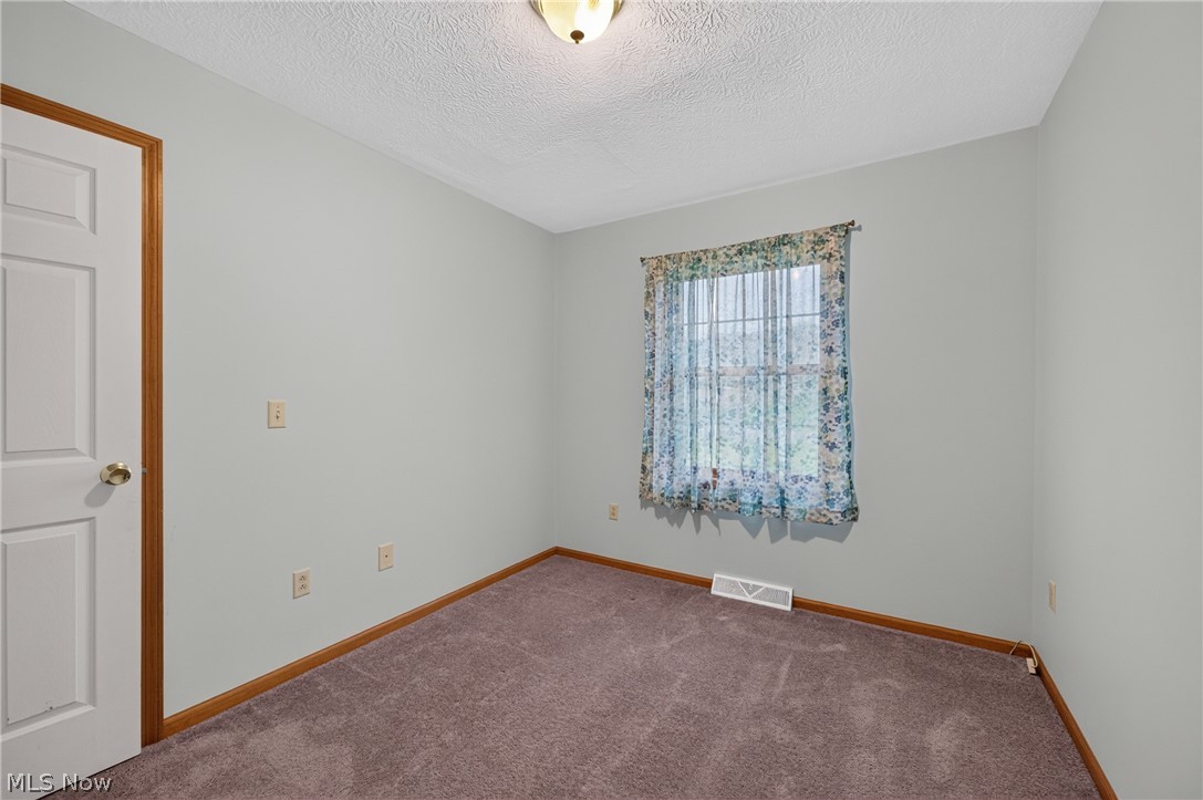 702 Willow Dale Street NW Bolivar OH 44612