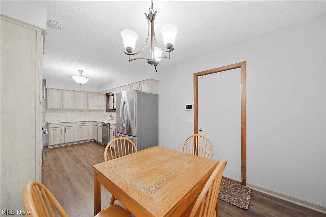 4727 Greenbriar Square NE Canton OH 44714