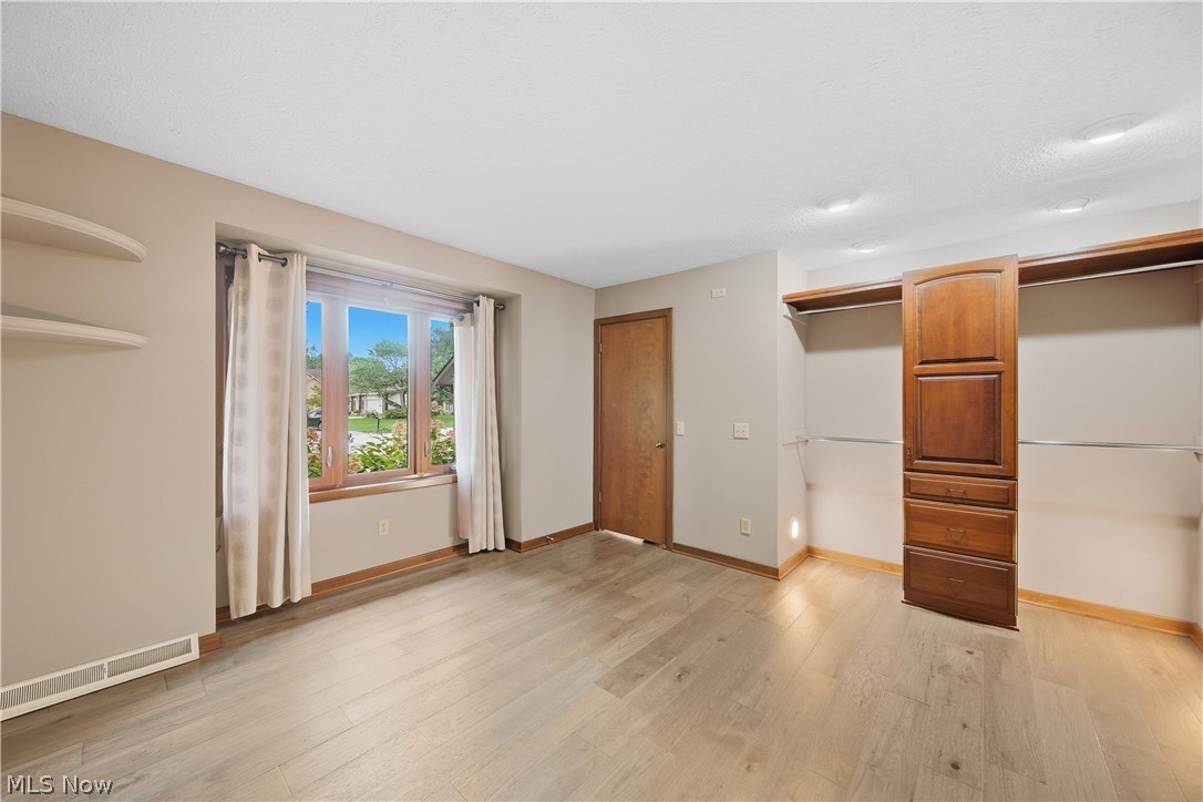 4727 Greenbriar Square NE Canton OH 44714