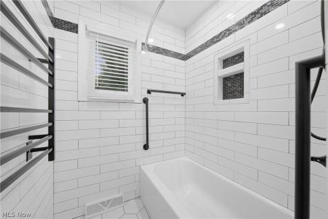 4727 Greenbriar Square NE Canton OH 44714