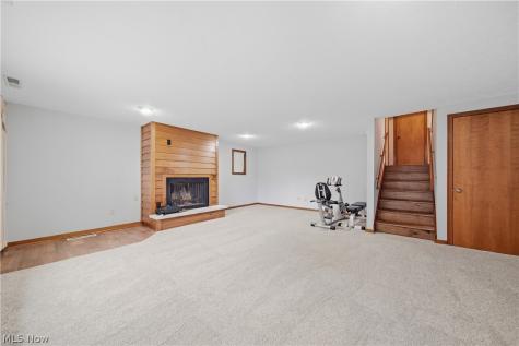 4727 Greenbriar Square NE Canton OH 44714
