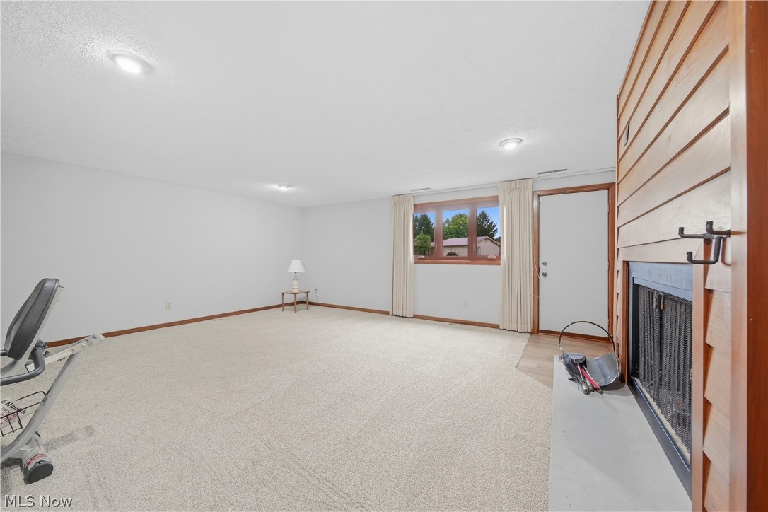 4727 Greenbriar Square NE Canton OH 44714