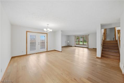 4727 Greenbriar Square NE Canton OH 44714