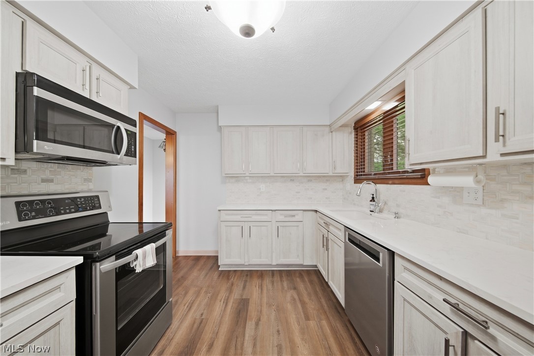 4727 Greenbriar Square NE Canton OH 44714