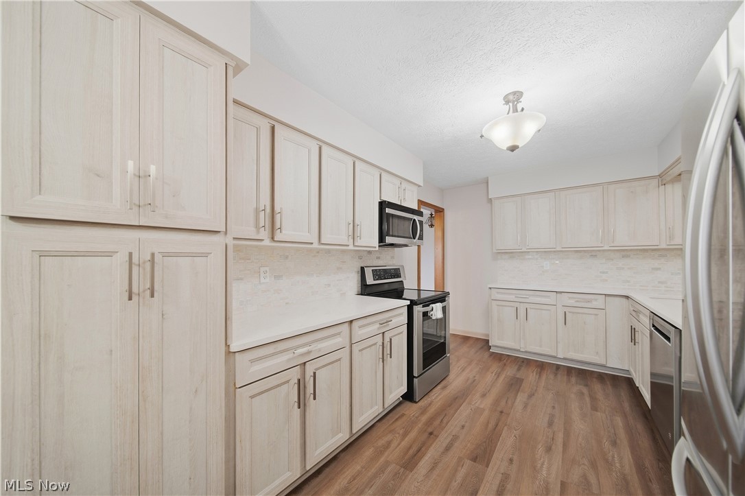 4727 Greenbriar Square NE Canton OH 44714