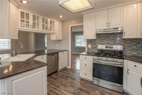 903 Glenwood Street SW North Canton OH 44720