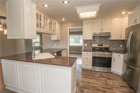903 Glenwood Street SW North Canton OH 44720