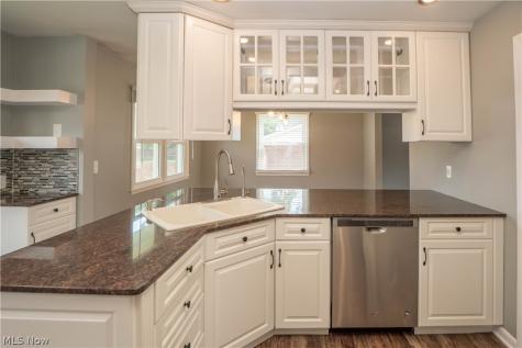 903 Glenwood Street SW North Canton OH 44720