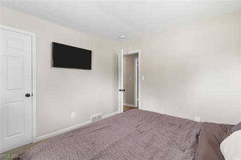 632 Alpha Avenue Akron OH 44312