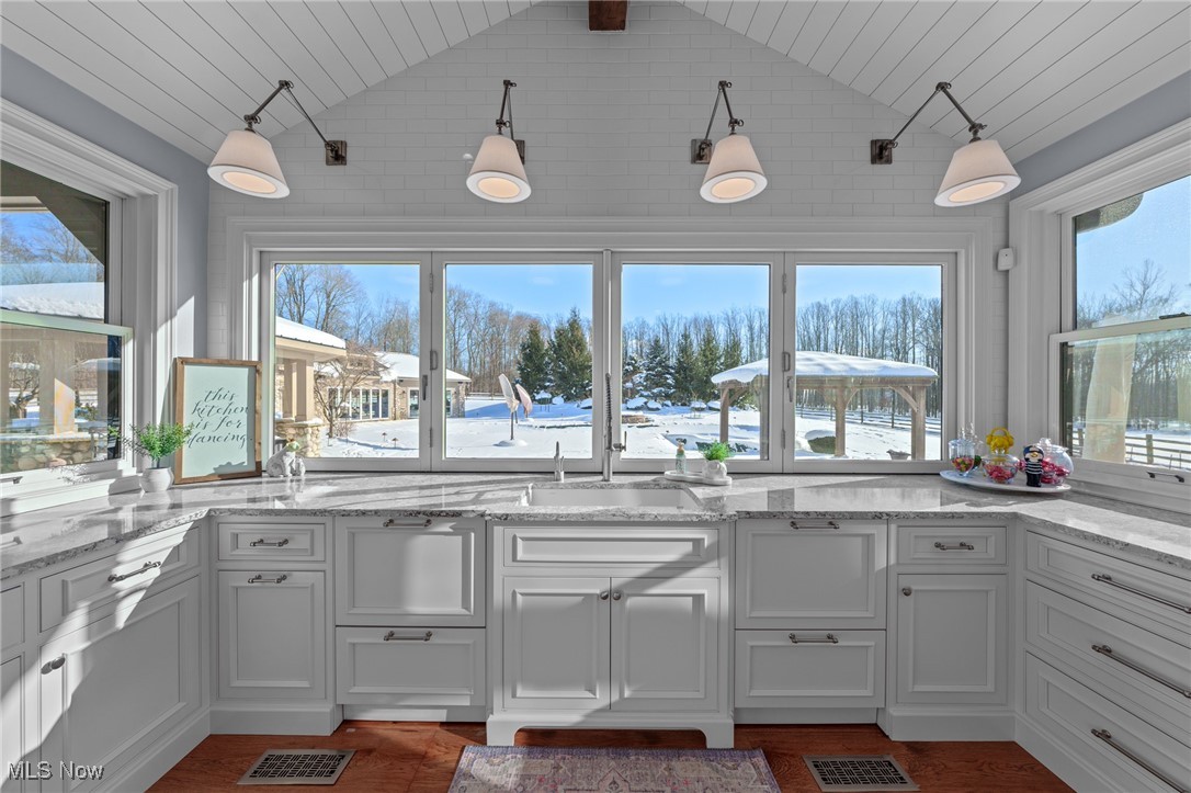 15675 Cothelstone Lane Chagrin Falls OH 44022