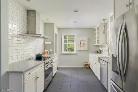 35 Murwood Drive Moreland Hills OH 44022