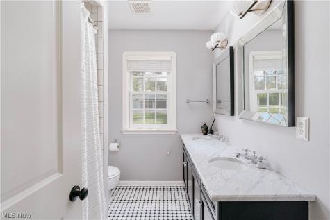 35 Murwood Drive Moreland Hills OH 44022