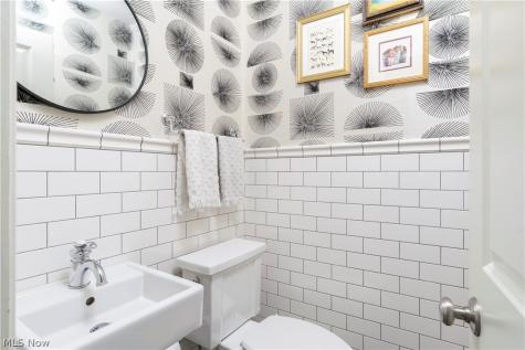 35 Murwood Drive Moreland Hills OH 44022