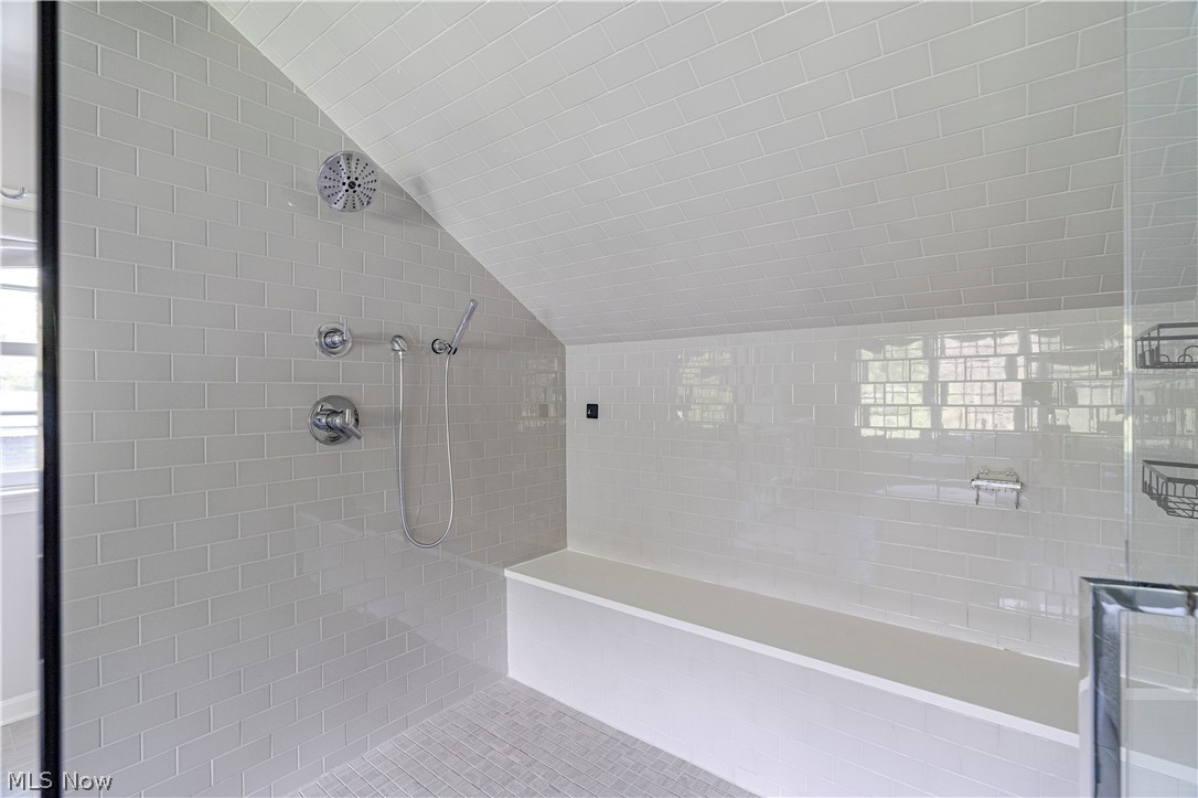 35 Murwood Drive Moreland Hills OH 44022