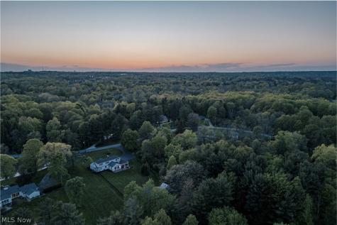 35 Murwood Drive Moreland Hills OH 44022