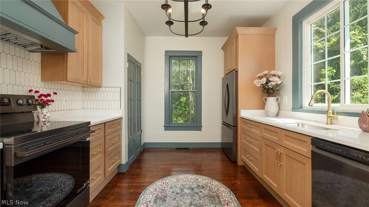 818 Highland Avenue Cambridge OH 43725