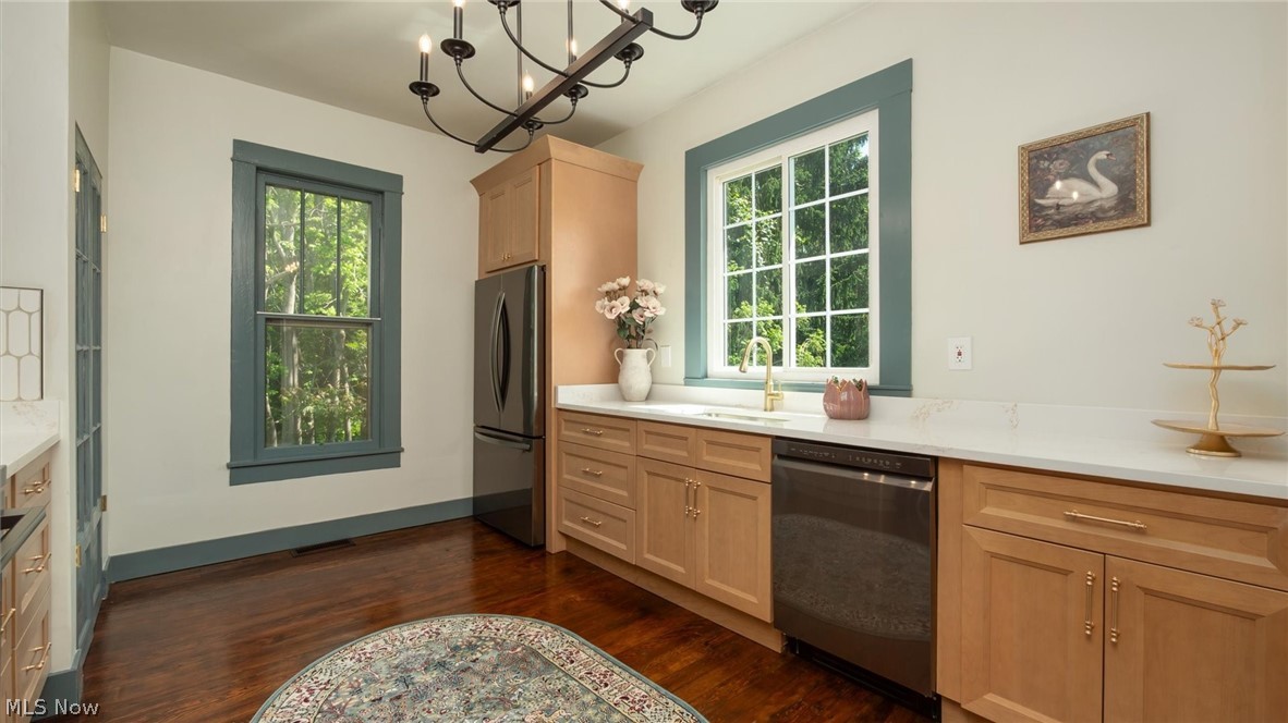 818 Highland Avenue Cambridge OH 43725