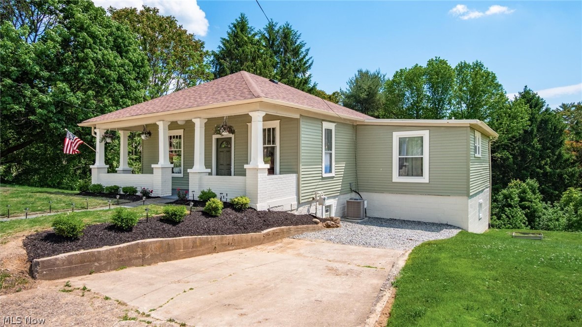 818 Highland Avenue Cambridge OH 43725