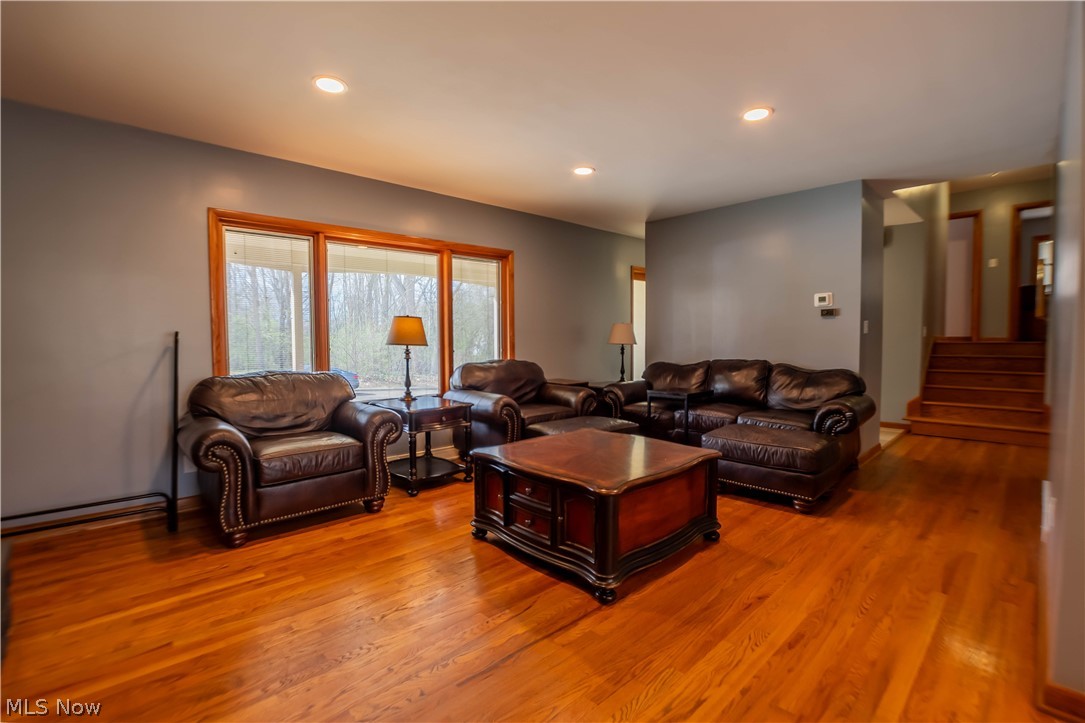 887 Delaware Avenue Akron OH 44303