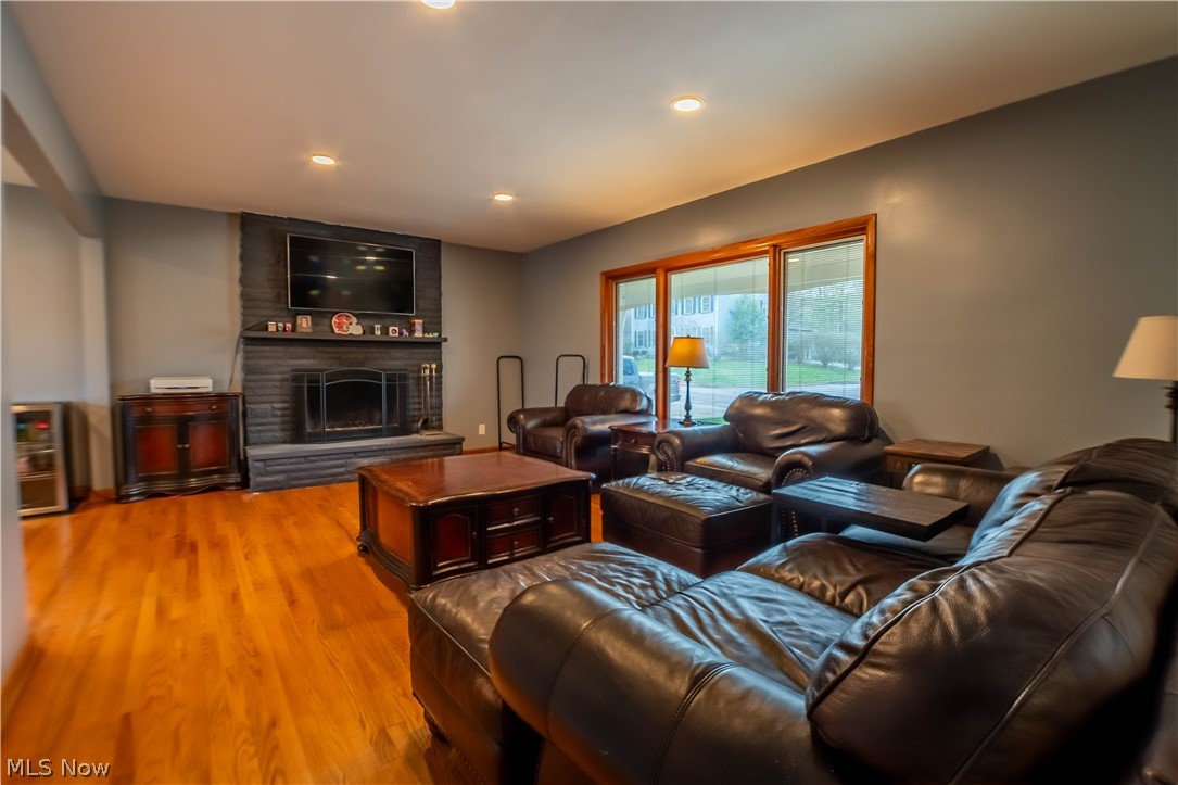 887 Delaware Avenue Akron OH 44303