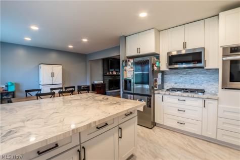 887 Delaware Avenue Akron OH 44303