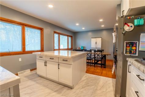 887 Delaware Avenue Akron OH 44303