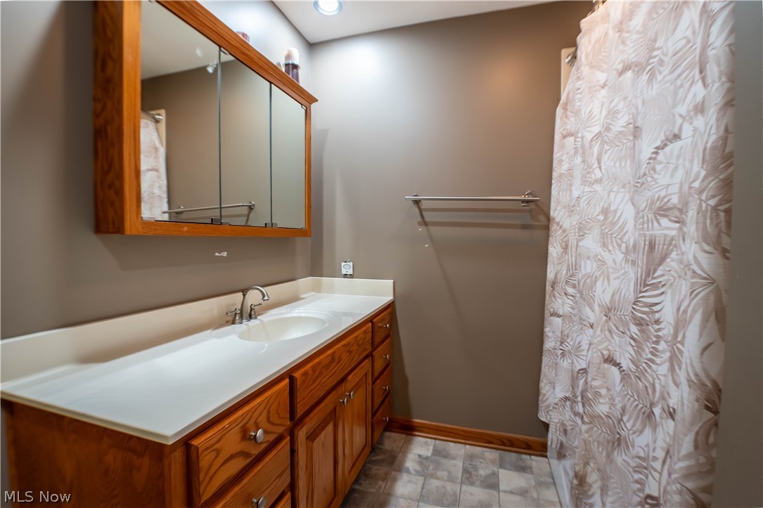 887 Delaware Avenue Akron OH 44303