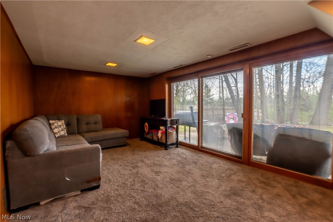 887 Delaware Avenue Akron OH 44303