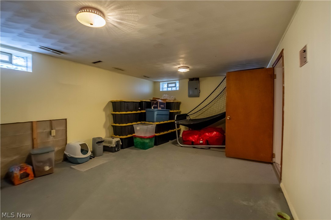 887 Delaware Avenue Akron OH 44303
