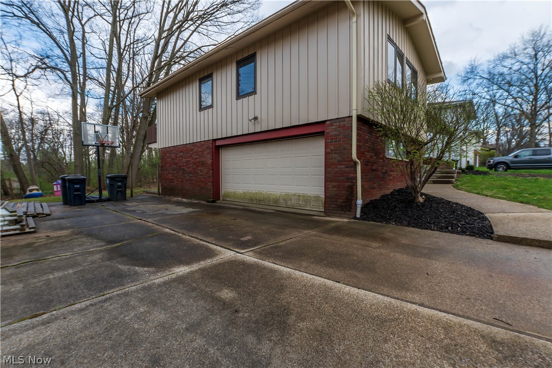 887 Delaware Avenue Akron OH 44303
