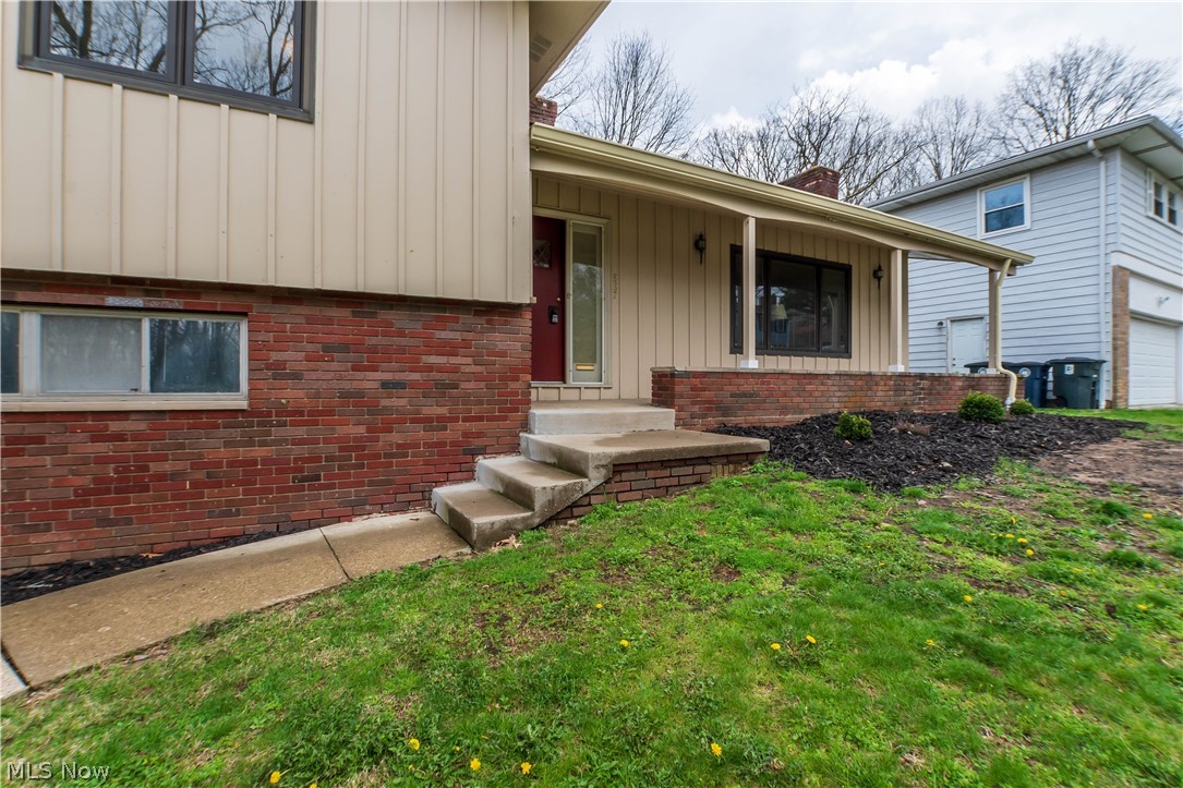 887 Delaware Avenue Akron OH 44303