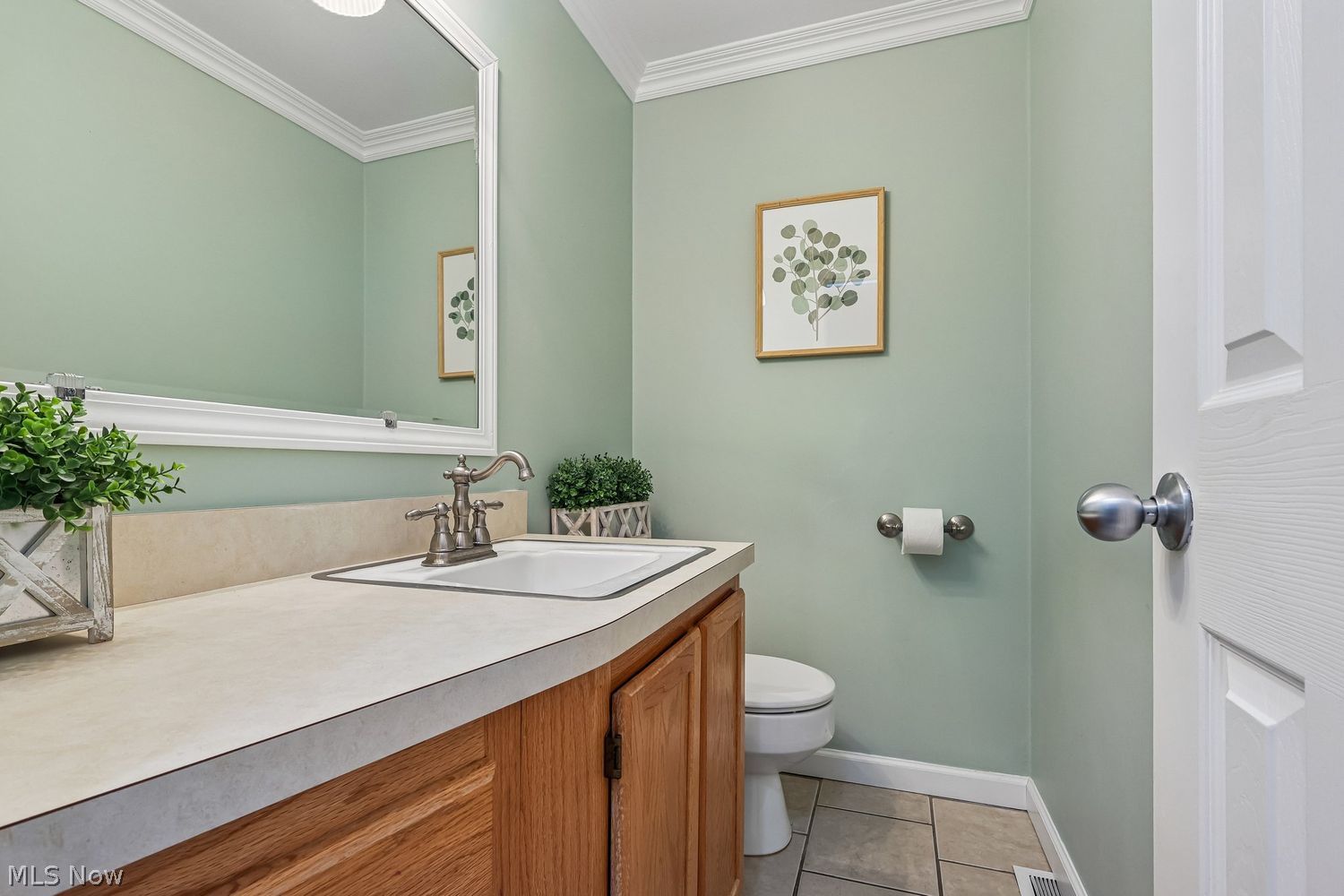28014 Lincoln Road Bay Village OH 44140