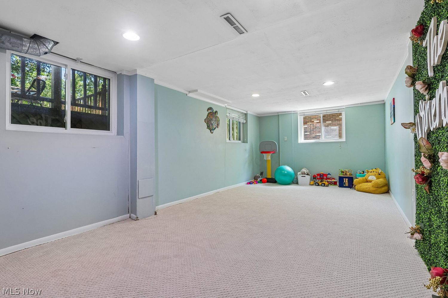 28014 Lincoln Road Bay Village OH 44140