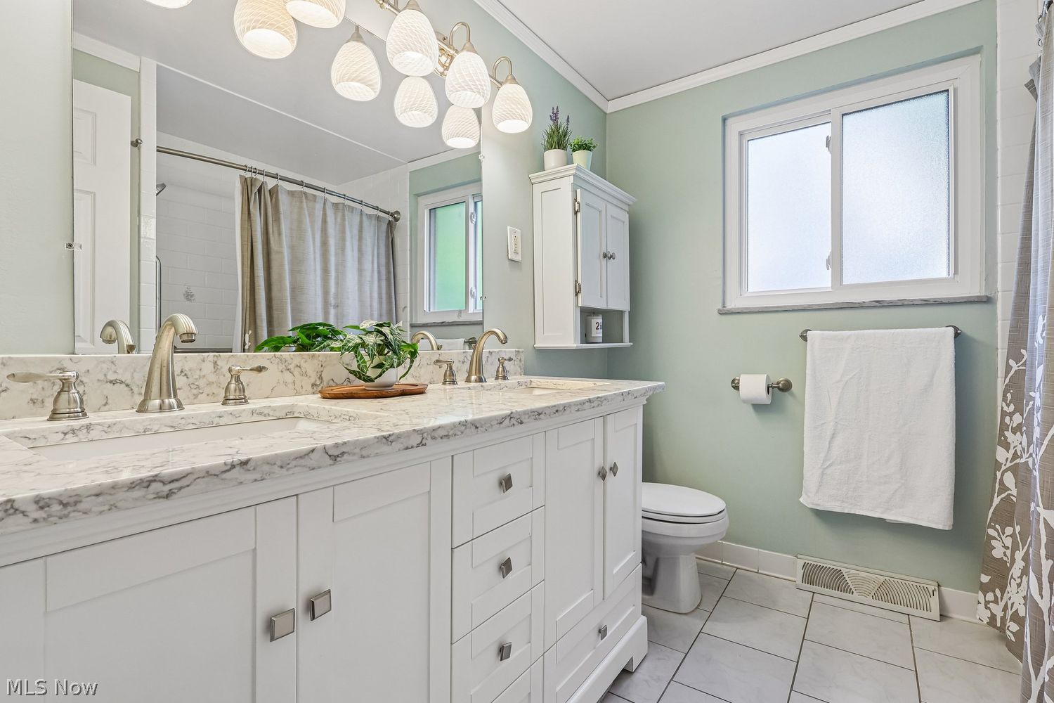 28014 Lincoln Road Bay Village OH 44140