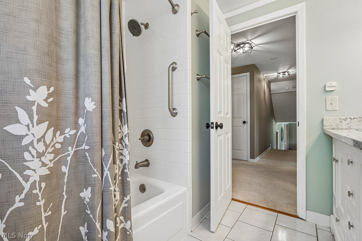 28014 Lincoln Road Bay Village OH 44140