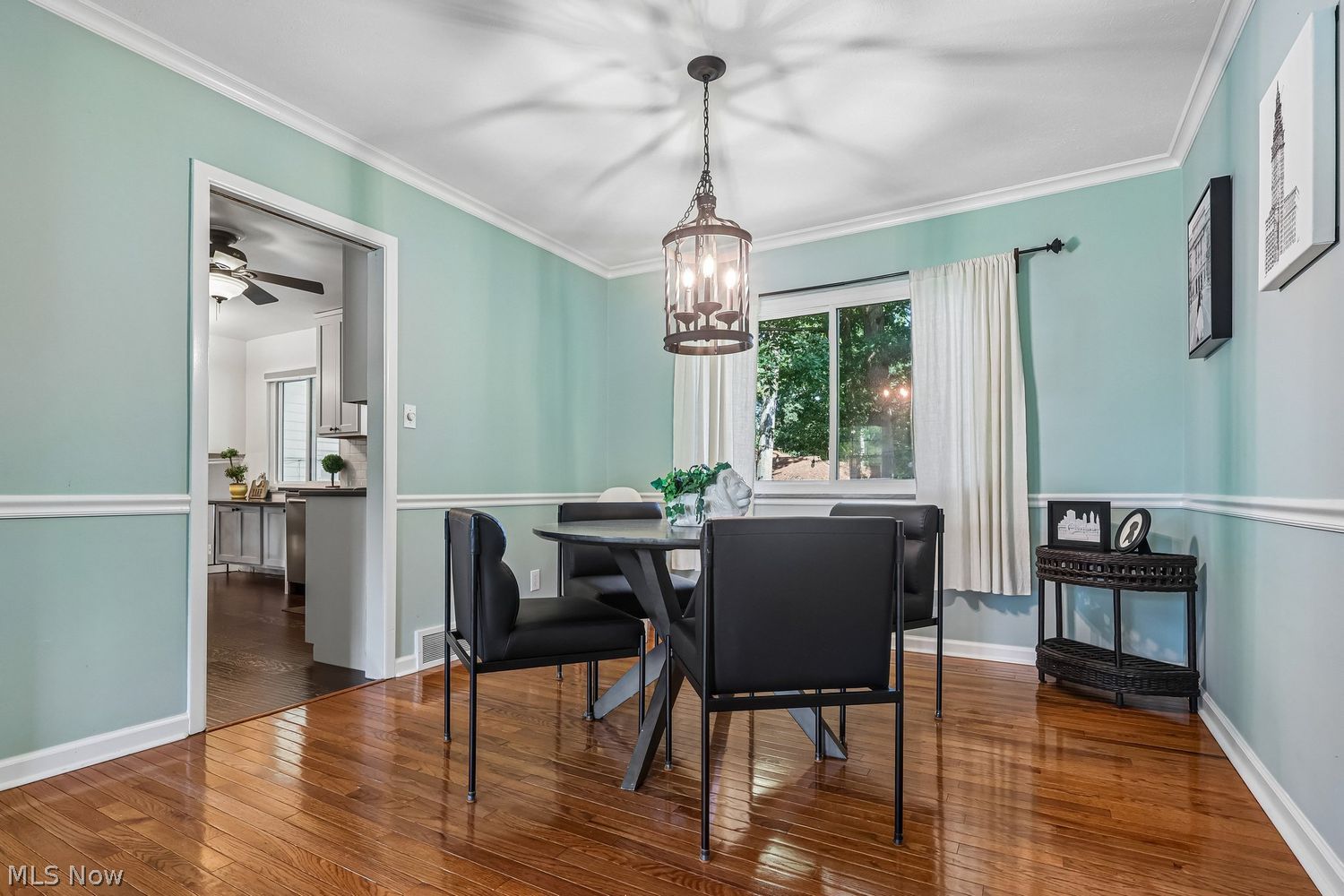 28014 Lincoln Road Bay Village OH 44140
