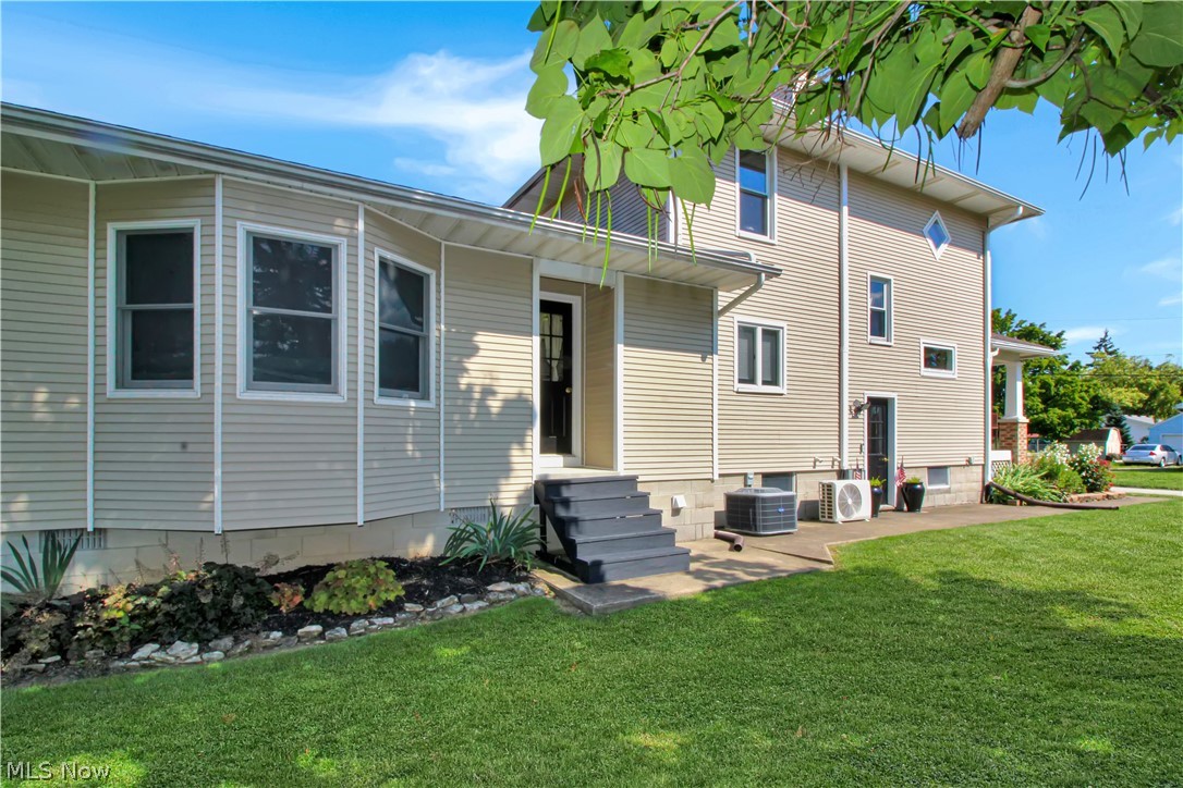 148 Prospect Street Oak Harbor OH 43449