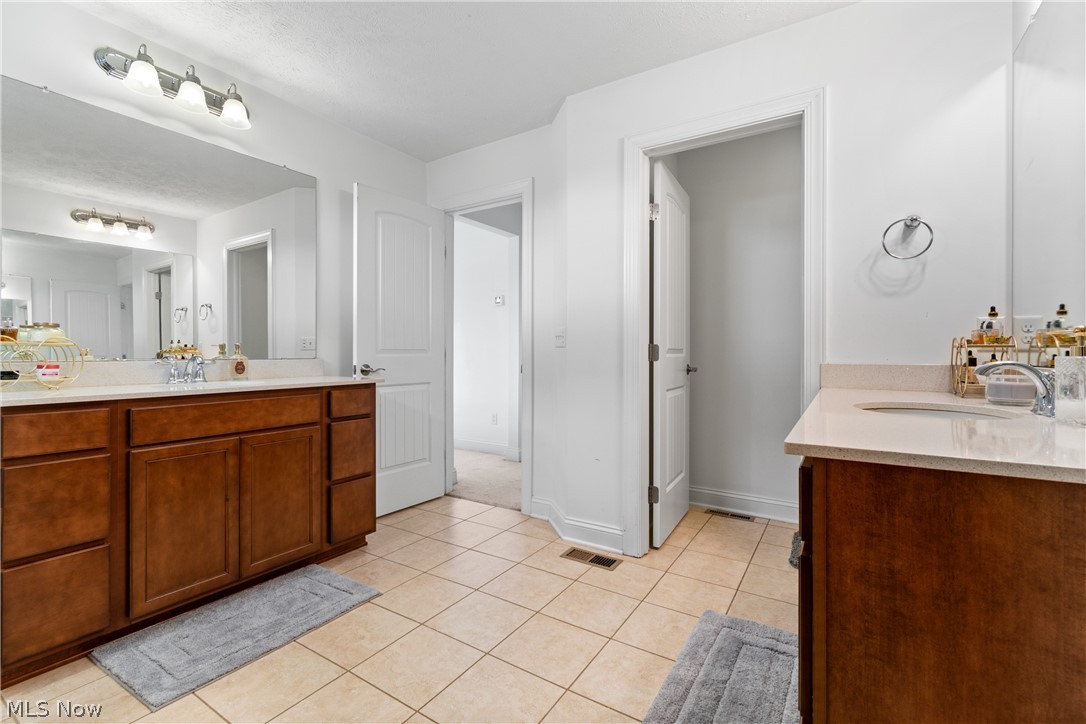 172 Harvester Drive Copley OH 44321