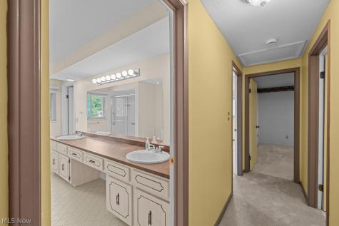7210 Cottesmore Lane Solon OH 44139