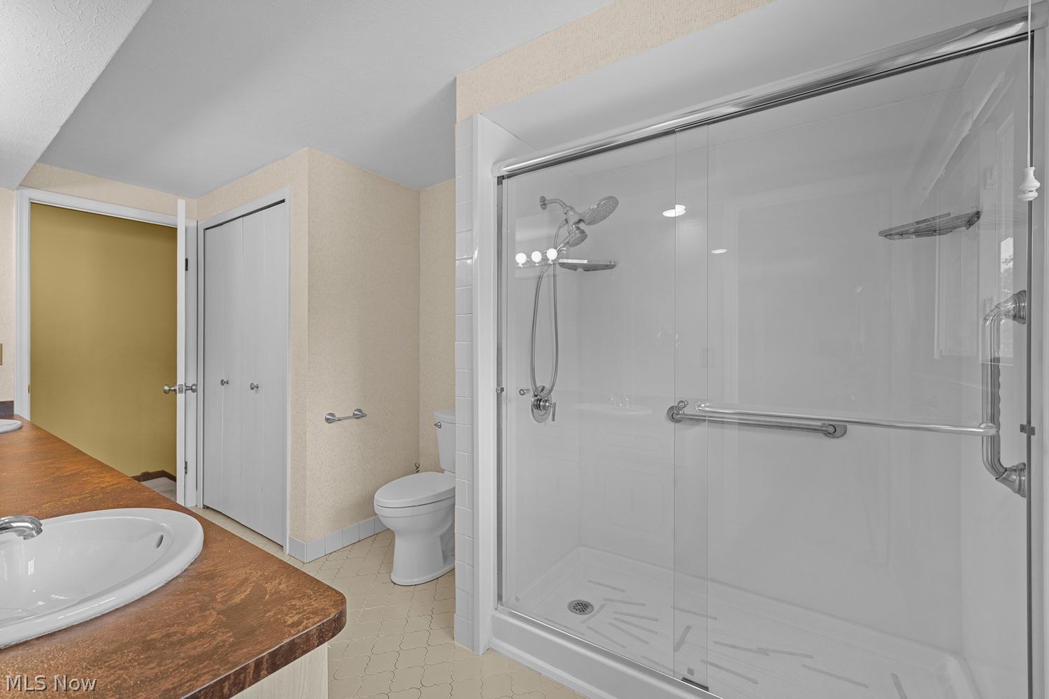 7210 Cottesmore Lane Solon OH 44139