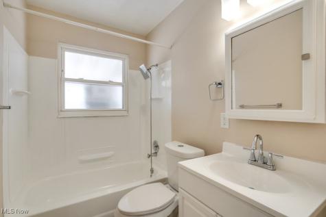 3805 Archmere Avenue Cleveland OH 44109