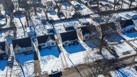 3805 Archmere Avenue Cleveland OH 44109