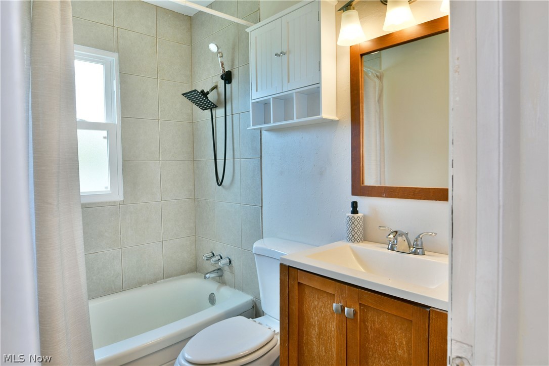 2521 Beech Street Girard OH 44420
