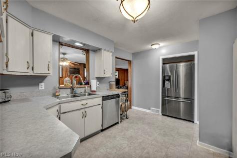 227 Fairfield Road Avon Lake OH 44012