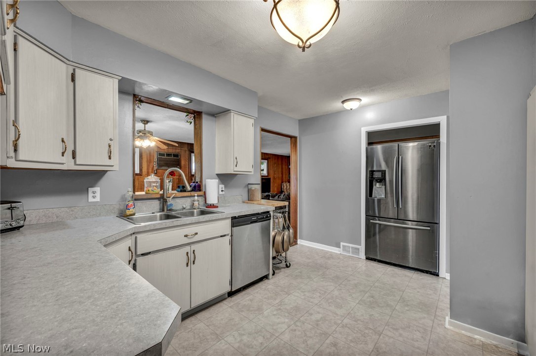 227 Fairfield Road Avon Lake OH 44012