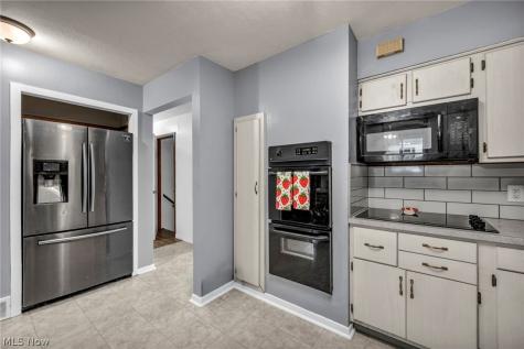227 Fairfield Road Avon Lake OH 44012